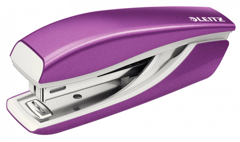 Łatwy w użyciu i funkcjonalny zszywacz mini Leitz NeXXt Wow w kolorze metalicznym fioletowym