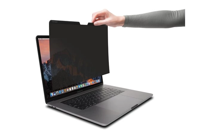 Magnetyczny filtr prywatyzujący do MacBooka Pro marki Kensington
