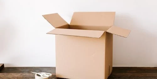 Pakowanie paczek i przesyłek do paczkomatu- jak dobrze i bezpiecznie zapakować paczkę